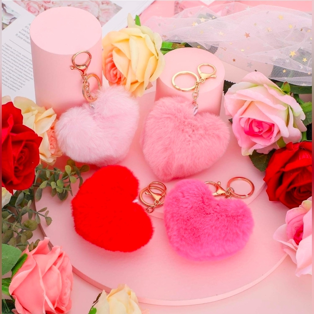 BUY NOW Heart-Shaped Fluffy Pom Pom Keychains - Picture 2 of 2